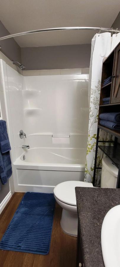 Blue Wave 2 Bedroom Suite Σασκάτουν Εξωτερικό φωτογραφία