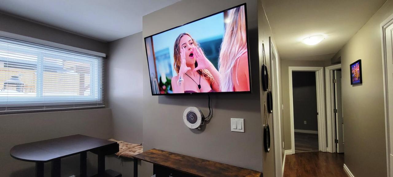 Blue Wave 2 Bedroom Suite Σασκάτουν Εξωτερικό φωτογραφία