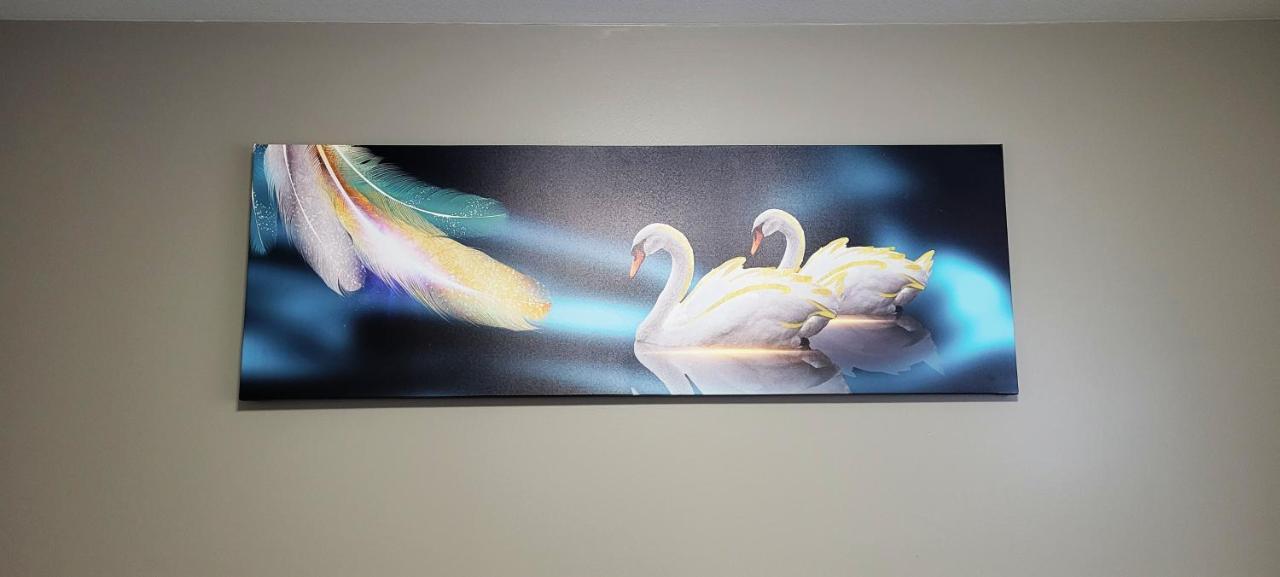 Blue Wave 2 Bedroom Suite Σασκάτουν Εξωτερικό φωτογραφία